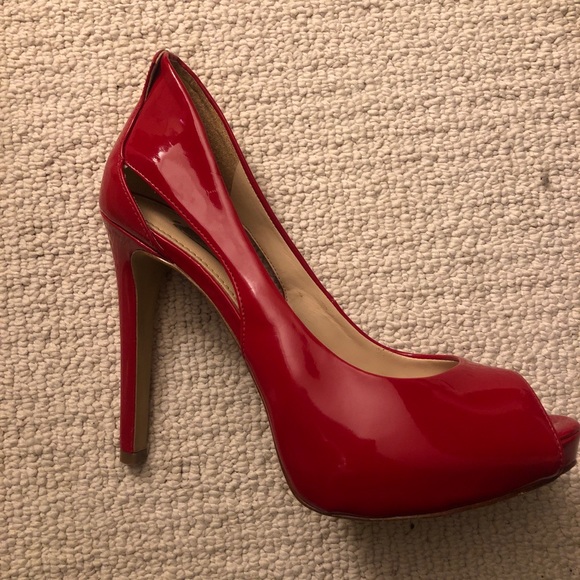 Red heels - Picture 2 of 4
